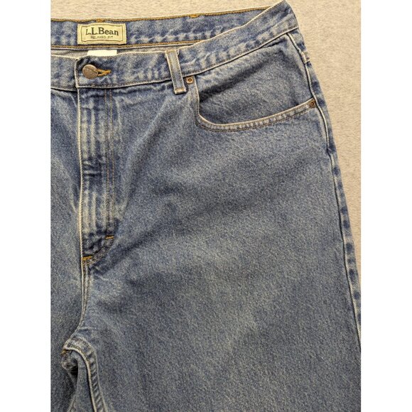 L.L.Bean Jeans Mens 40x34 Blue Relaxed Fit Straight Leg Zip Fly Cotton Denim - Picture 3 of 15